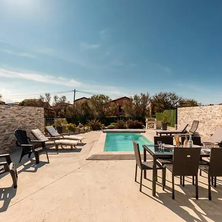 De 2 Chambres A Palasca A 100 M De La Plage Avec Piscine Privee Jardin Amenage Et Wifi