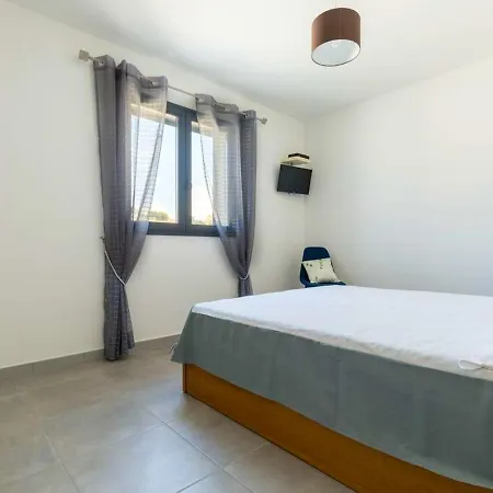 Villa De 2 Chambres A Palasca A 100 M De La Plage Avec Piscine Privee Jardin Amenage Et Wifi