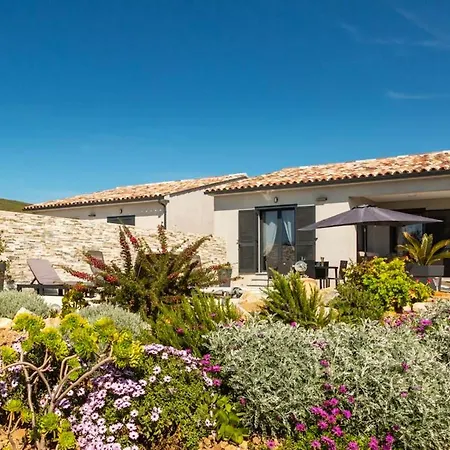 De 2 Chambres A Palasca A 100 M De La Plage Avec Piscine Privee Jardin Amenage Et Wifi Villa *